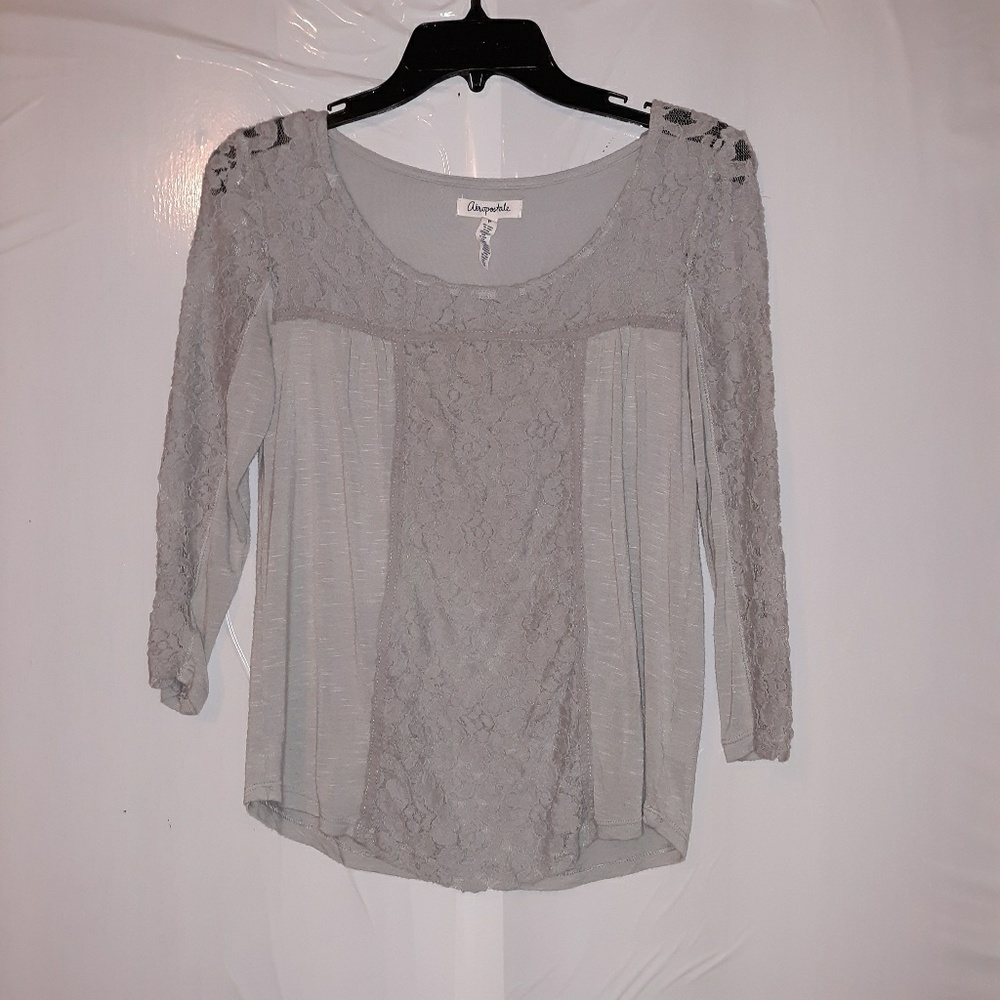 Women's Aeropostale lace front top size s